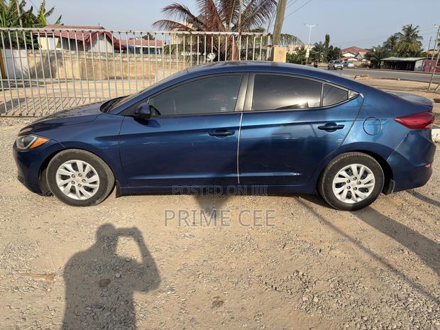 Hyundai Elantra 2018 Blue