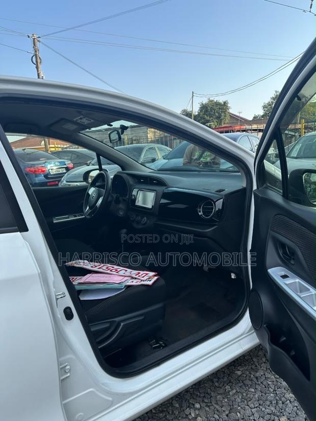 Toyota Vitz 1.3 FWD 5dr 2016 White