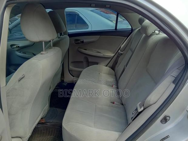 Toyota Corolla LE 4dr Sedan (1.8L 4cyl 4A) 2013 Silver