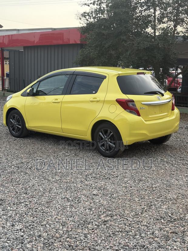 Toyota Vitz 1.3 AWD 3dr 2015 Yellow