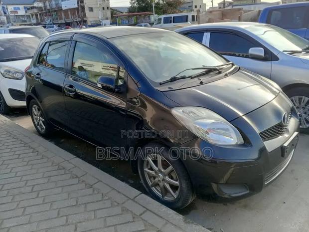 Toyota Vitz 1.3 AWD 5dr 2010 Black