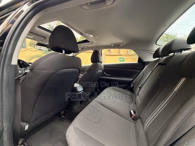 Hyundai Elantra SEL 2022 Black