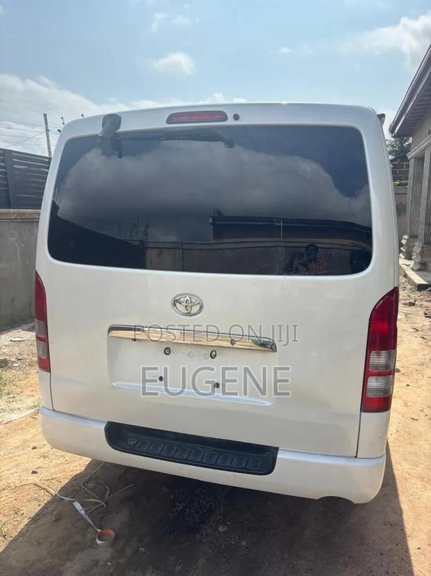 Toyota Fun Cargo 2012 White
