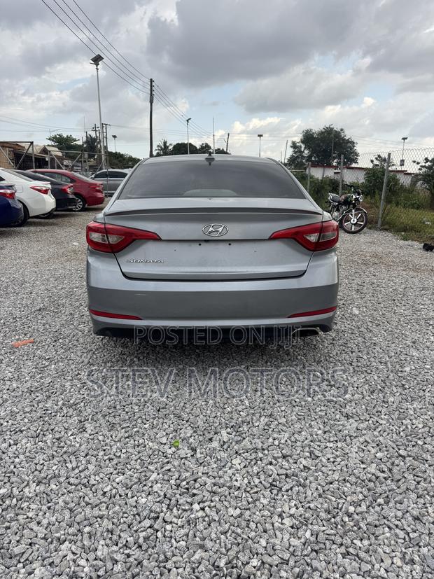 Hyundai Sonata SE 2017 Silver