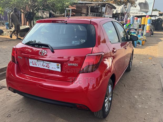 Toyota Yaris L Hatchback 5dr 2015 Red