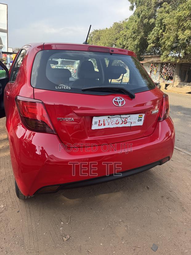 Toyota Yaris L Hatchback 5dr 2015 Red
