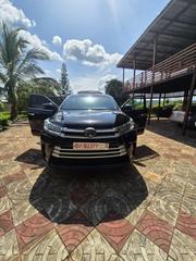 Toyota Highlander LE Plus 2019 Black for sale