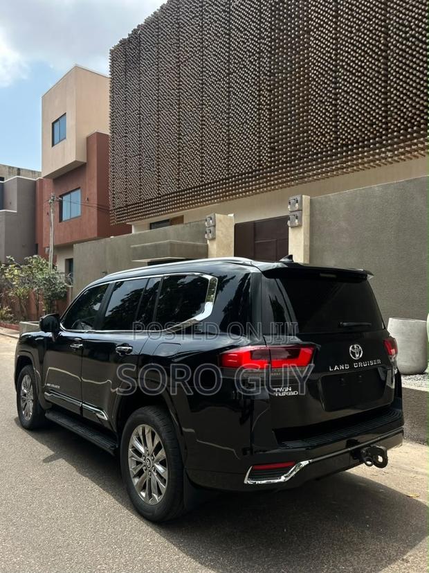 Toyota Land Cruiser 2023 Black