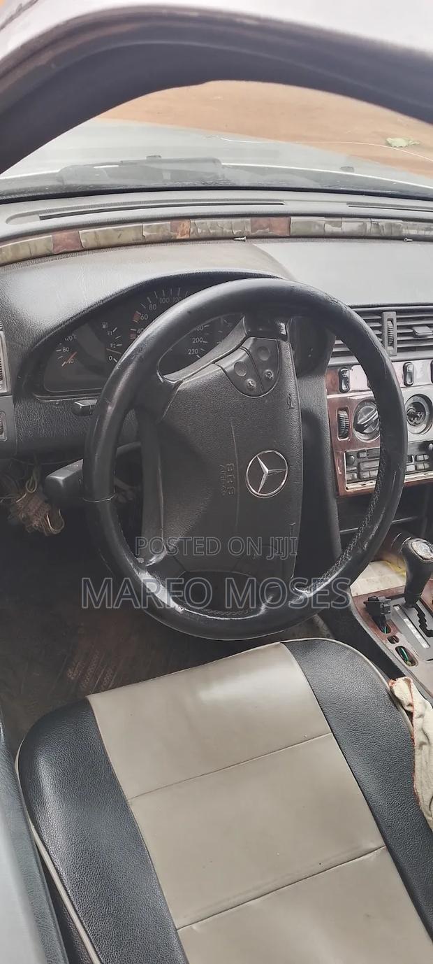 Mercedes-Benz C250 1990 Silver