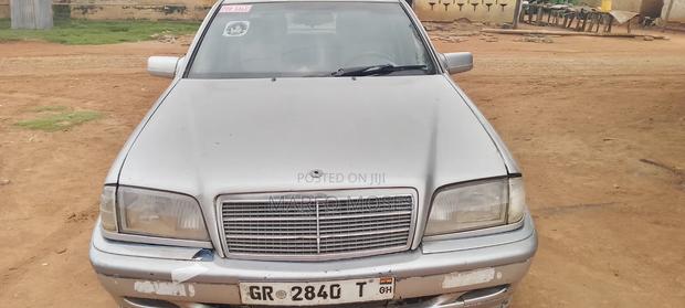 Mercedes-Benz C250 1990 Silver