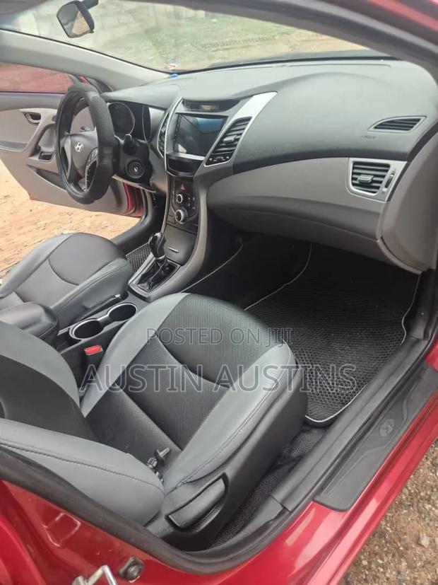 Hyundai Elantra 2014 Red