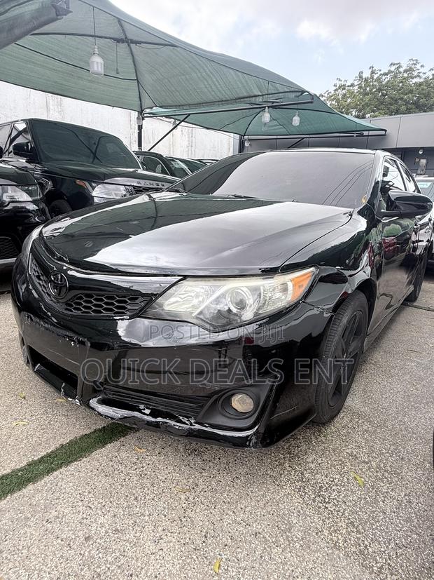 Toyota Camry SE 4dr Sedan (2.5L 4cyl 6A) 2014 Black