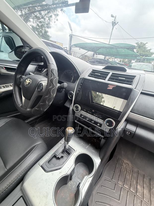 Toyota Camry SE 4dr Sedan (2.5L 4cyl 6A) 2014 Black
