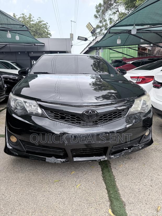 Toyota Camry SE 4dr Sedan (2.5L 4cyl 6A) 2014 Black