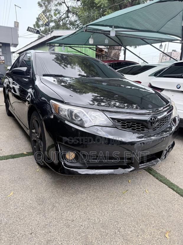 Toyota Camry SE 4dr Sedan (2.5L 4cyl 6A) 2014 Black