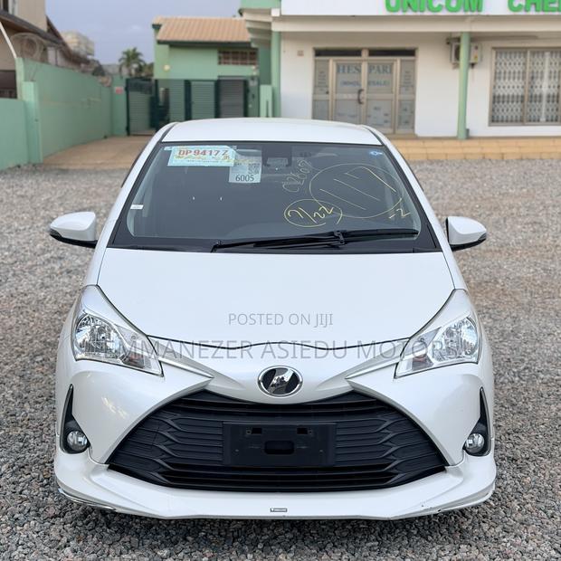 Toyota Vitz 1.3 FWD 5dr 2017 Pearl
