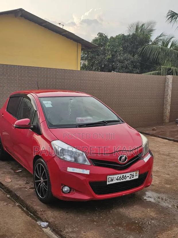 Toyota Vitz 1.3 FWD 3dr 2012 Red