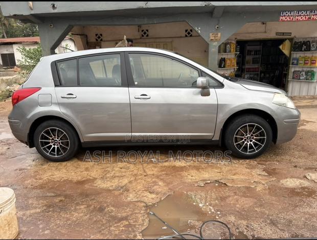 Nissan Versa 2012 Teal