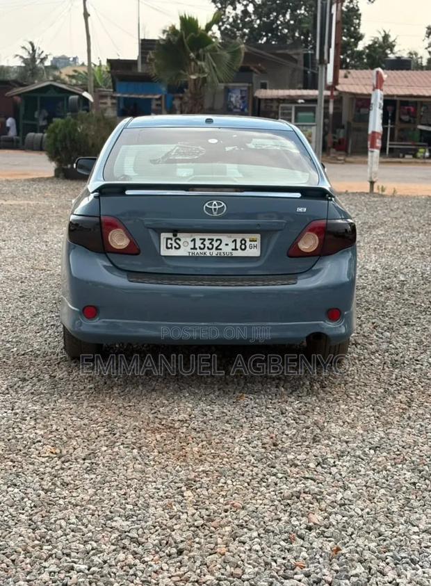 Toyota Corolla LE 4dr Sedan (1.8L 4 cyl 4A) 2009 Gray