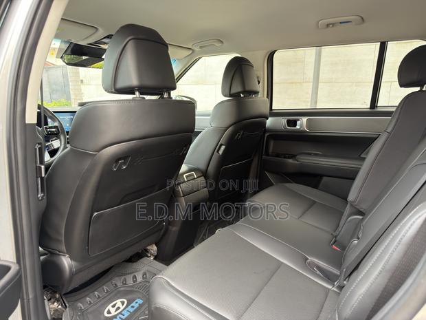 Hyundai Santa Fe SEL 2024 Silver