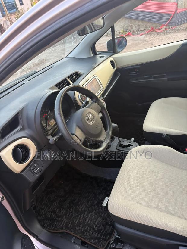 Toyota Vitz 1.3 AWD 5dr 2013 Pink
