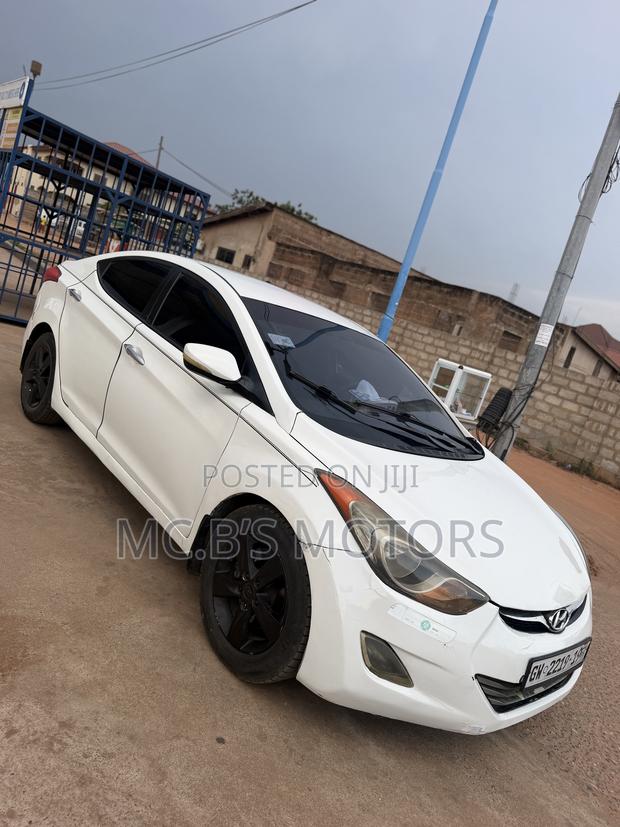 Hyundai Elantra 2013 White