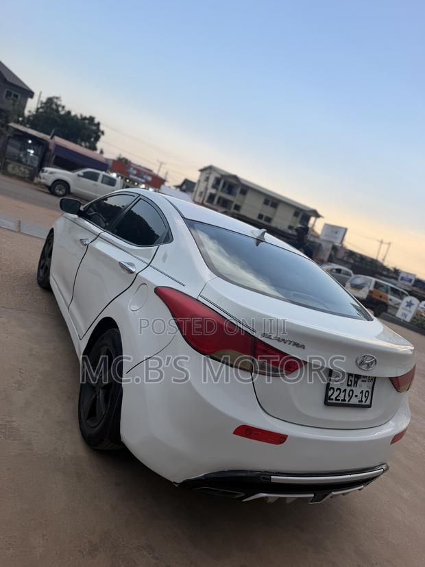 Hyundai Elantra 2013 White