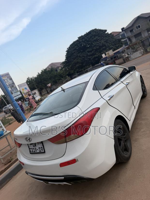 Hyundai Elantra 2013 White
