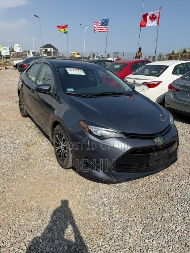 Toyota Corolla LE ECO 4dr Sedan (1.8L 4cyl CVT) 2017 Gray