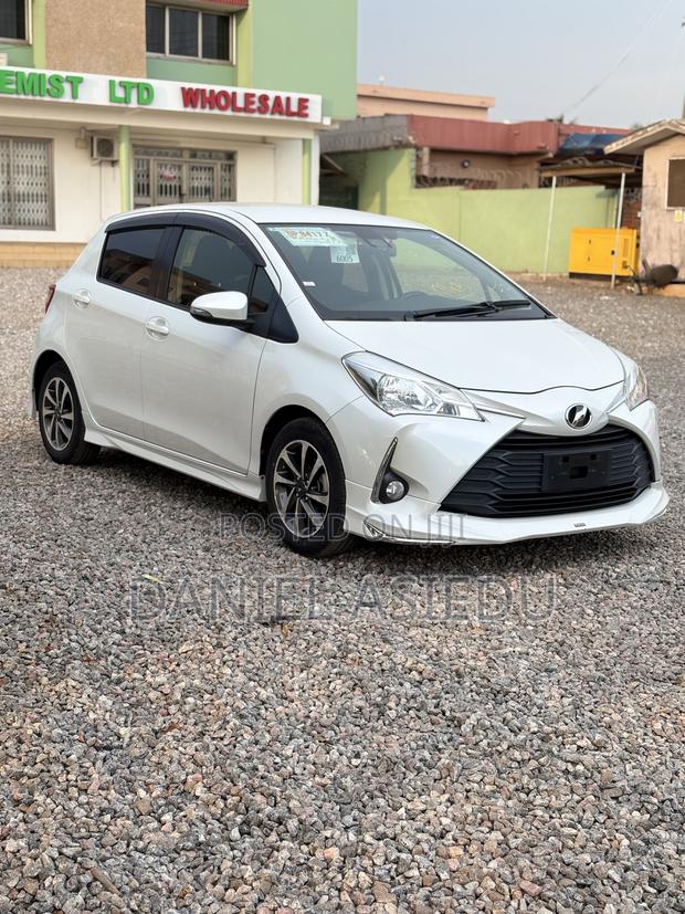 Toyota Vitz 1.3 AWD 5dr 2017 White