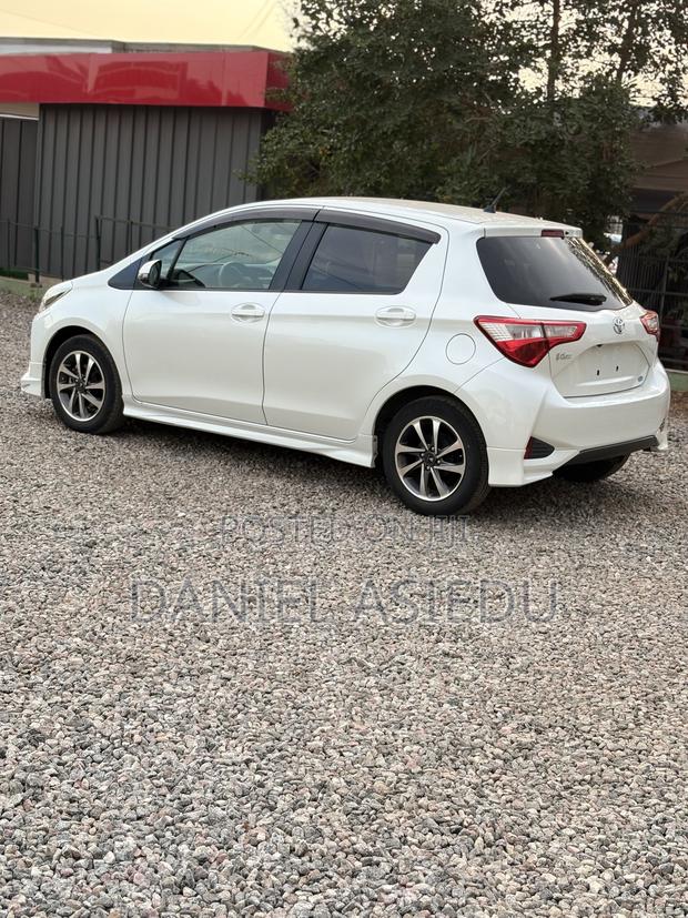 Toyota Vitz 1.3 AWD 5dr 2017 White