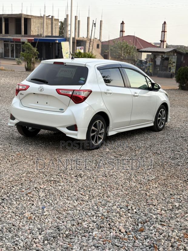 Toyota Vitz 1.3 AWD 5dr 2017 White