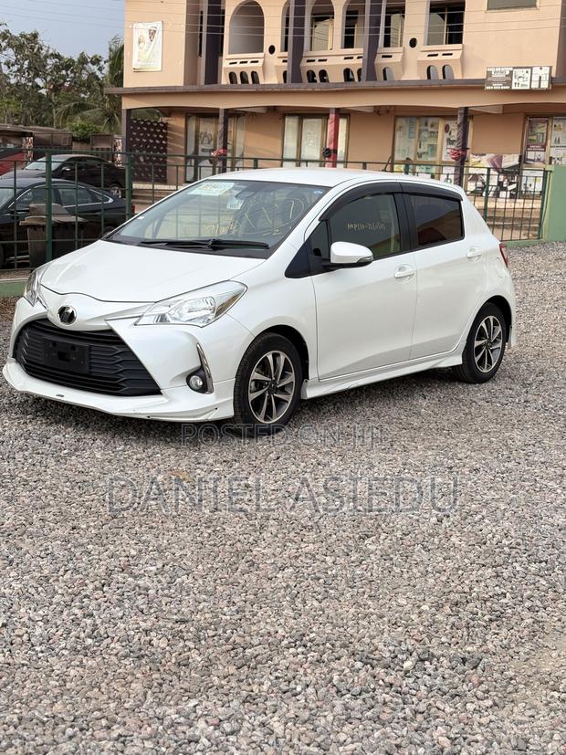 Toyota Vitz 1.3 AWD 5dr 2017 White