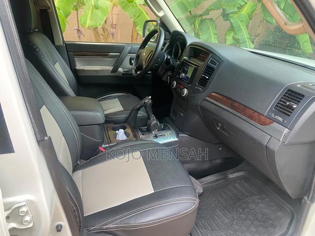 Mitsubishi Pajero V80 3.2 DI-D 2014 White
