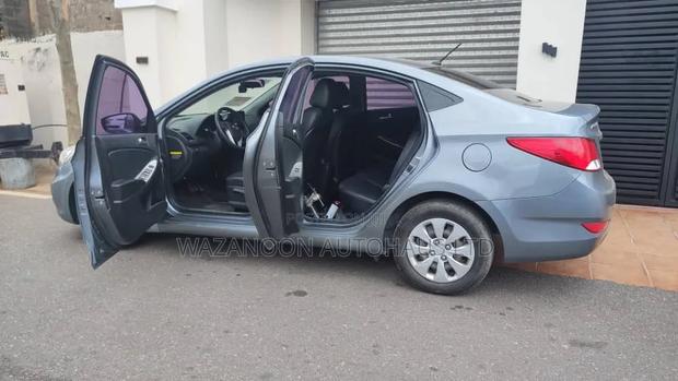 Hyundai Accent SE 2018 Gray