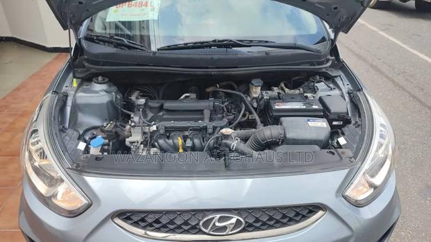 Hyundai Accent SE 2018 Gray