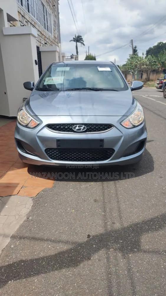Hyundai Accent SE 2018 Gray