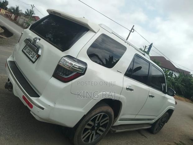 Toyota 4-Runner Limited 4dr SUV (4.0L 6cyl 5A) 2015 White