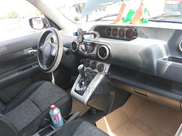 Toyota Raum 2010 Black
