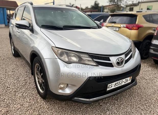 Toyota RAV4 LE 4dr SUV AWD (2.5L 4cyl 6A) 2014 Silver