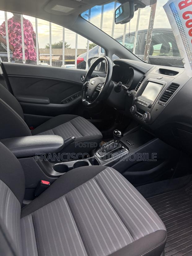 Kia Forte EX Sedan 2017 White