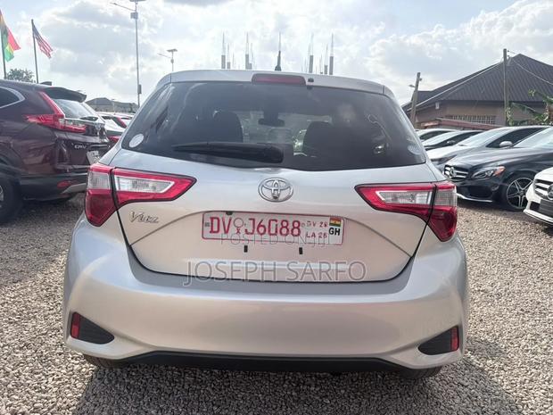 Toyota Vitz 1.3 FWD 5dr 2017 Silver