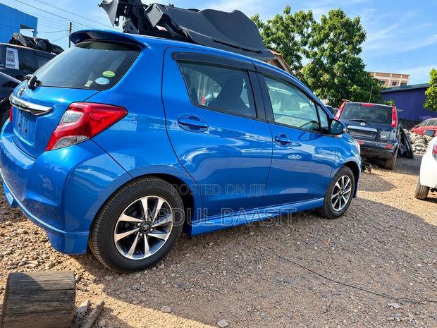 Toyota Vitz 1.3 FWD 5dr 2016 Blue