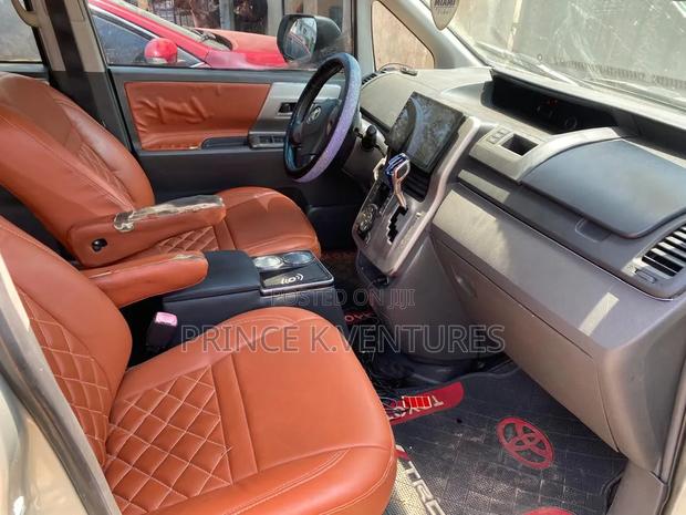 Toyota Voxy V 2WD 8-Seater 2013 Beige