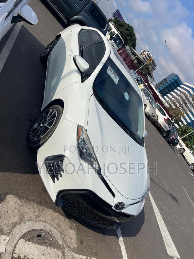 Toyota Corolla SE Special Edition 4dr Sedan (1.8L 4cyl CVT) 2017 White
