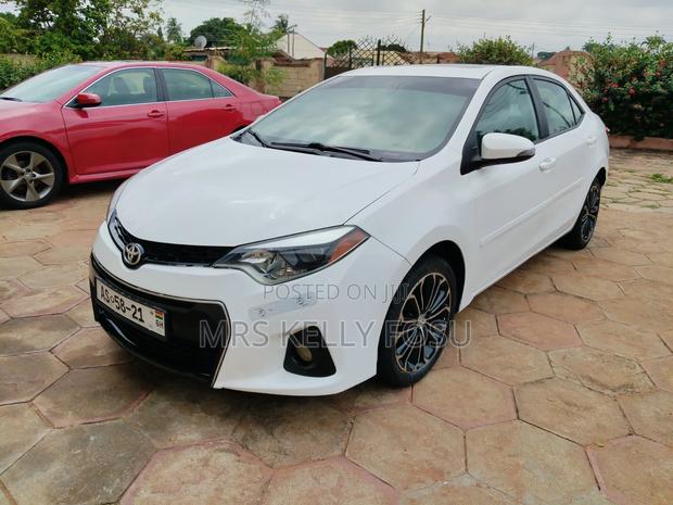 Toyota Corolla 2015 White