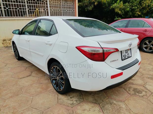 Toyota Corolla 2015 White