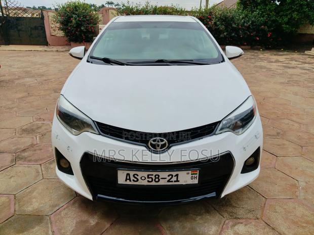 Toyota Corolla 2015 White