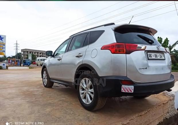 Toyota RAV4 Limited 4dr SUV (2.5L 4cyl 6A) 2015 Silver