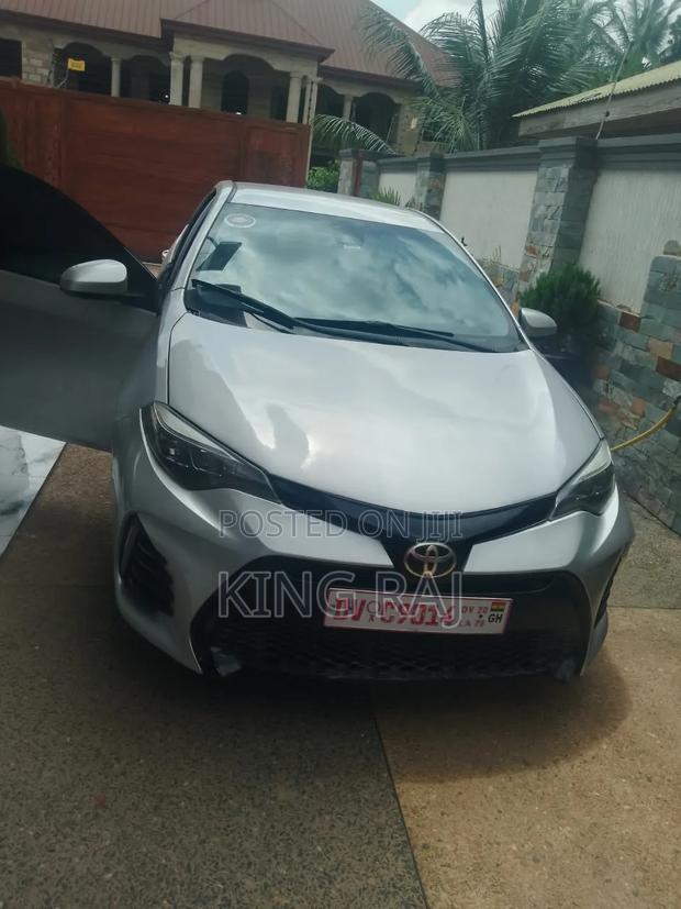 Toyota Corolla LE 4dr Sedan (1.8L 4cyl CVT) 2017 Silver